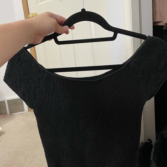 Brandy melville off-shoulder top - Picture 2 of 3